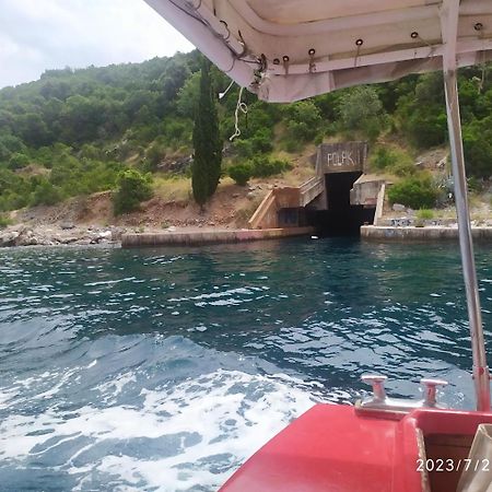 הוילה טיווט Glamping Peninsula Lustica Rose מראה חיצוני תמונה