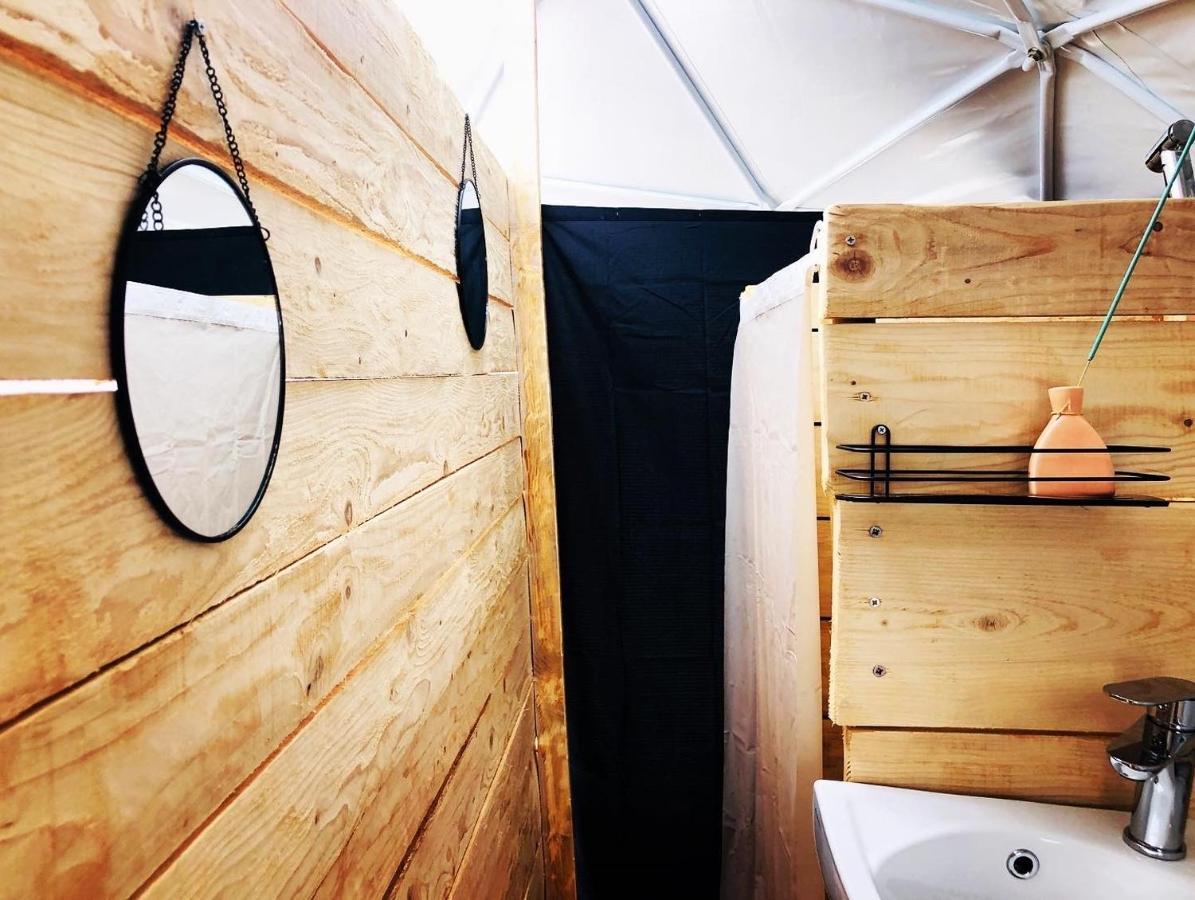 הוילה טיווט Glamping Peninsula Lustica Rose מראה חיצוני תמונה