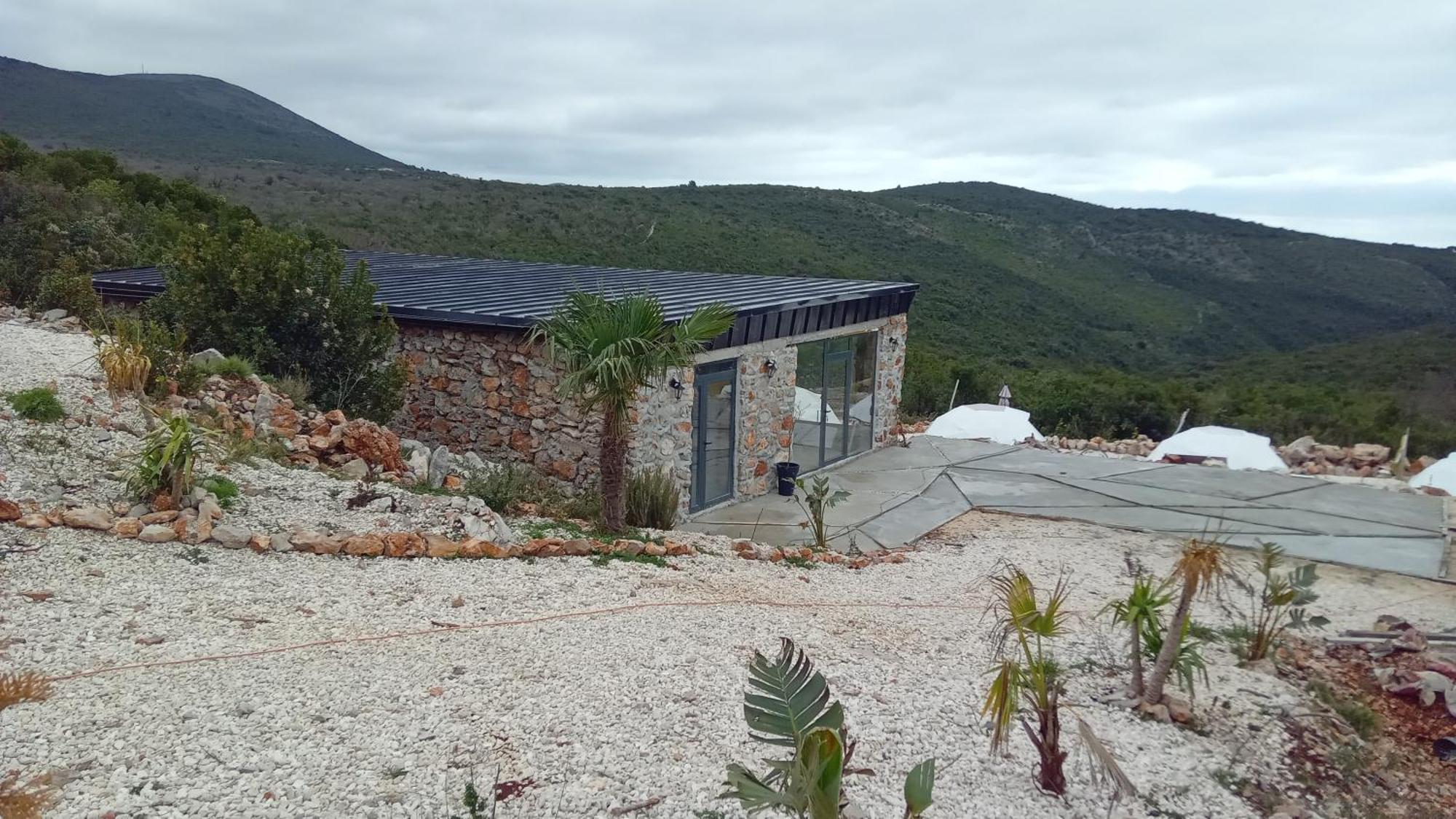 הוילה טיווט Glamping Peninsula Lustica Rose מראה חיצוני תמונה