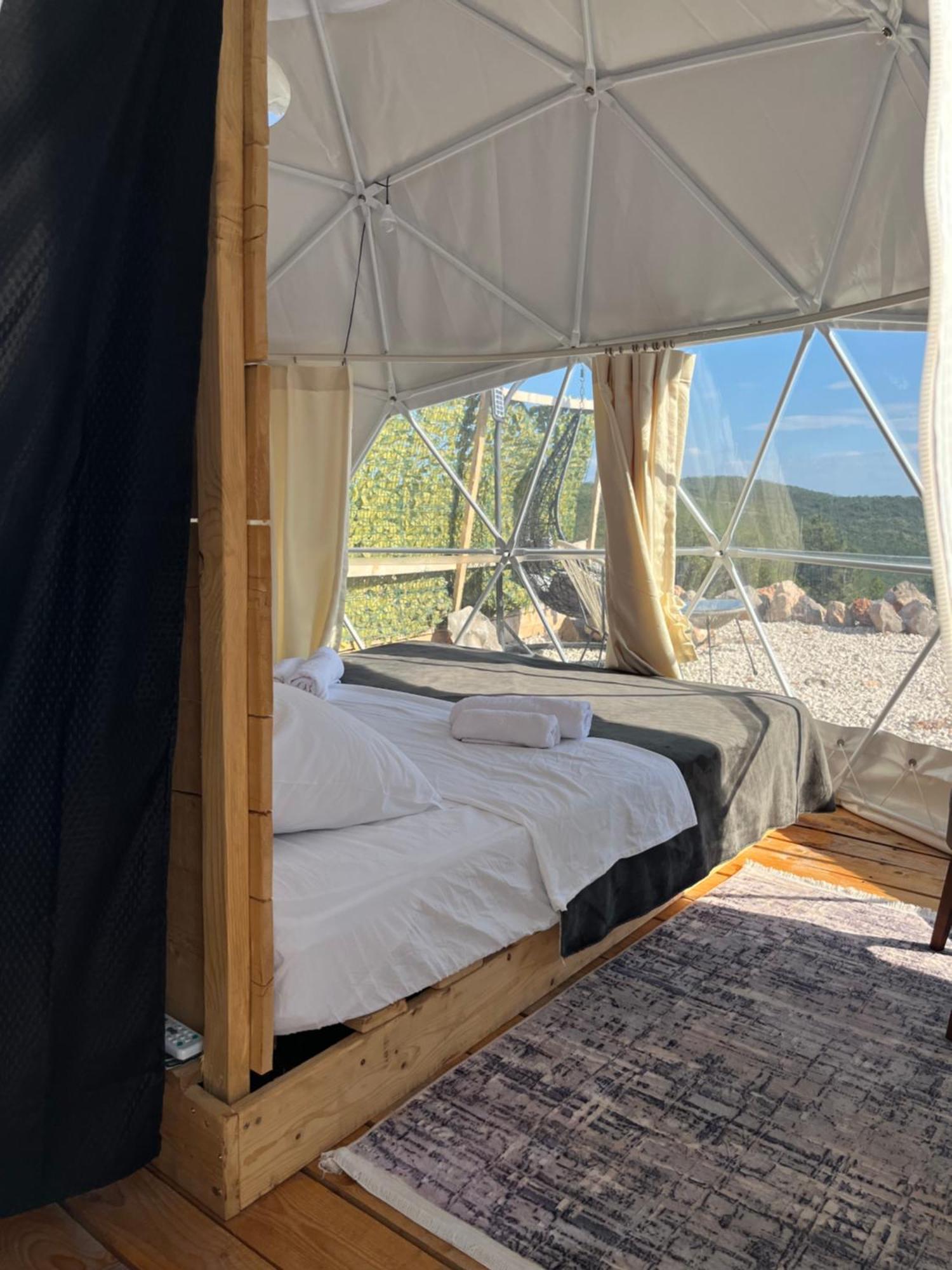 הוילה טיווט Glamping Peninsula Lustica Rose מראה חיצוני תמונה