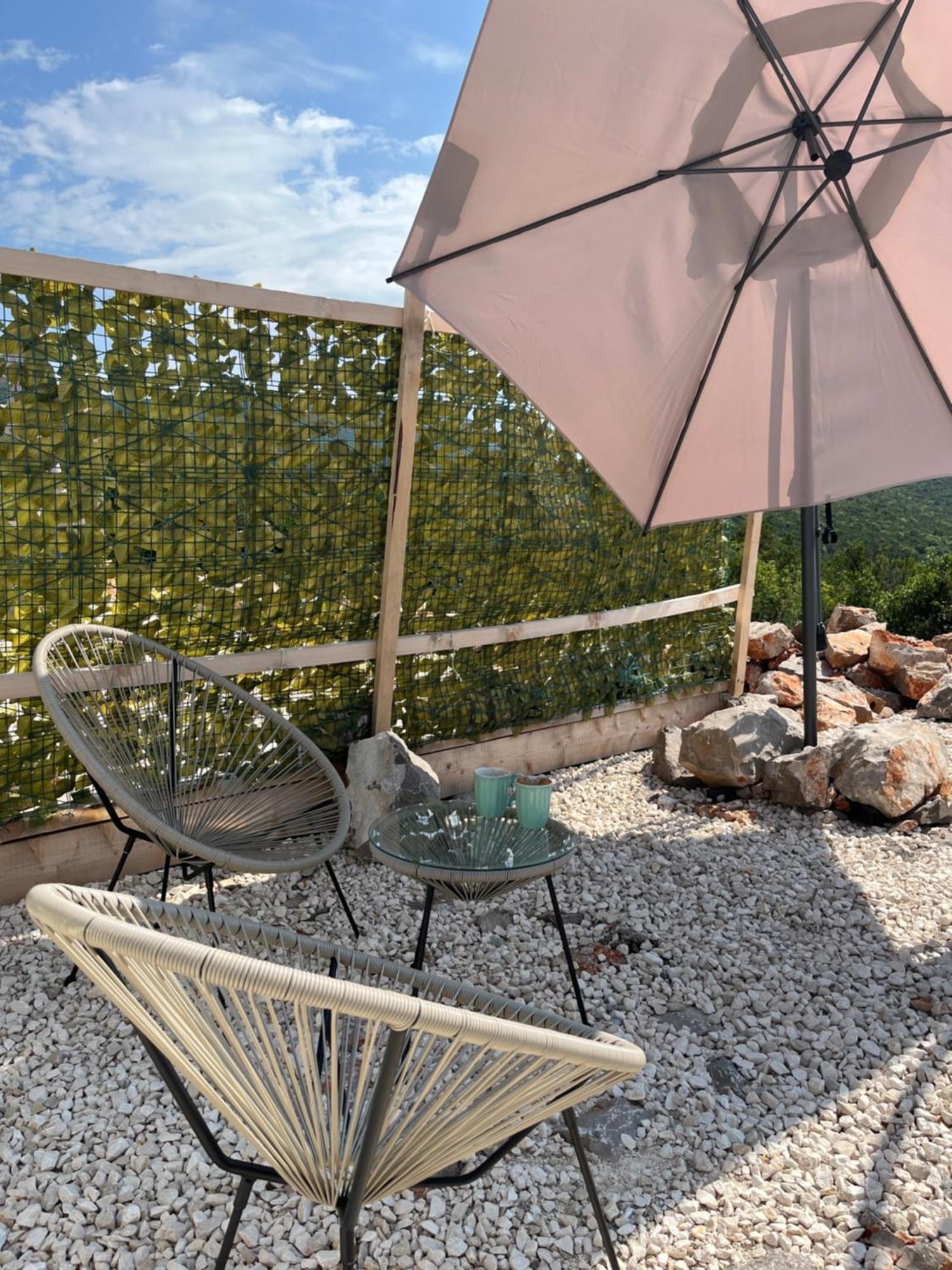 הוילה טיווט Glamping Peninsula Lustica Rose מראה חיצוני תמונה
