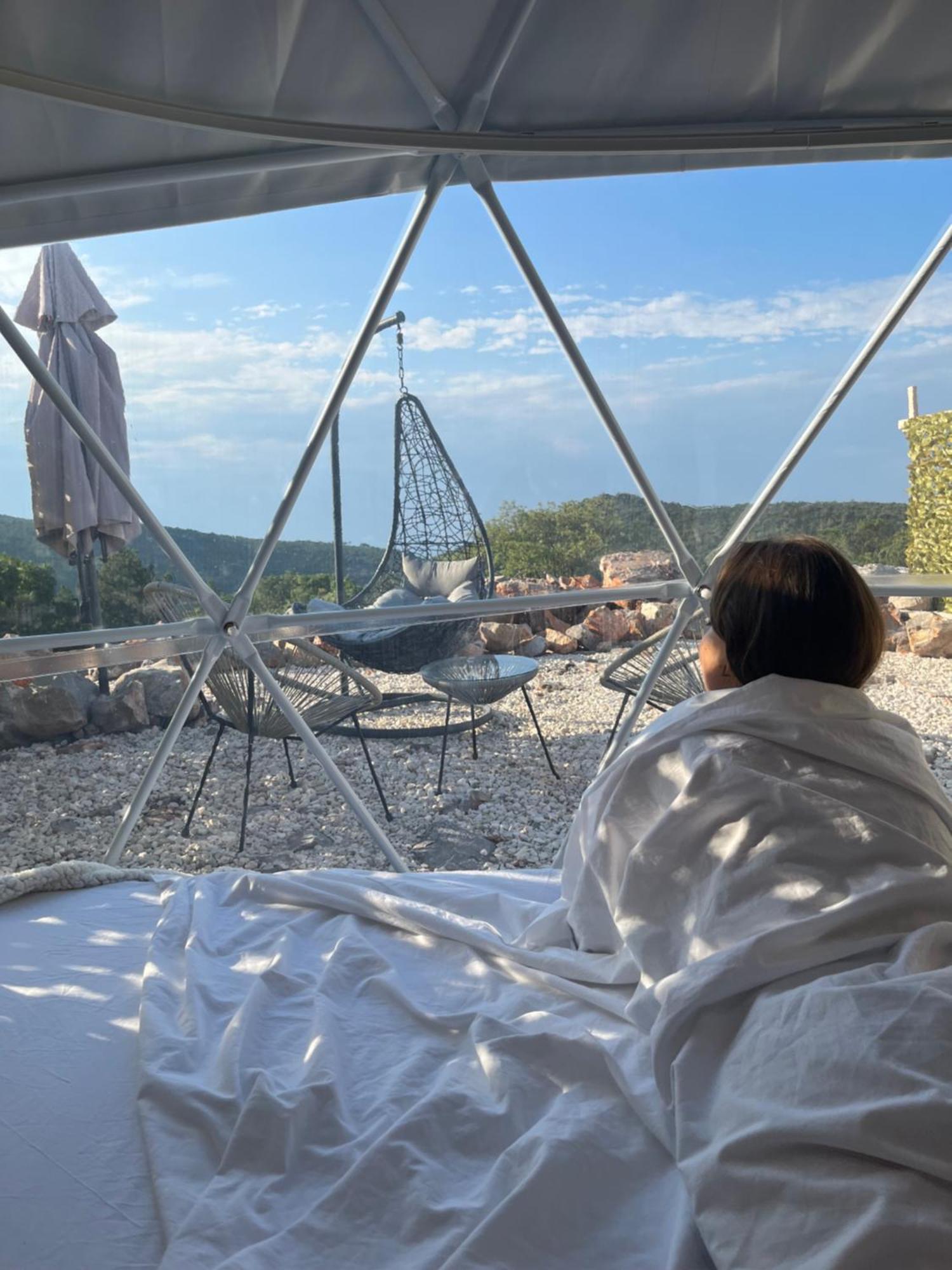 הוילה טיווט Glamping Peninsula Lustica Rose מראה חיצוני תמונה