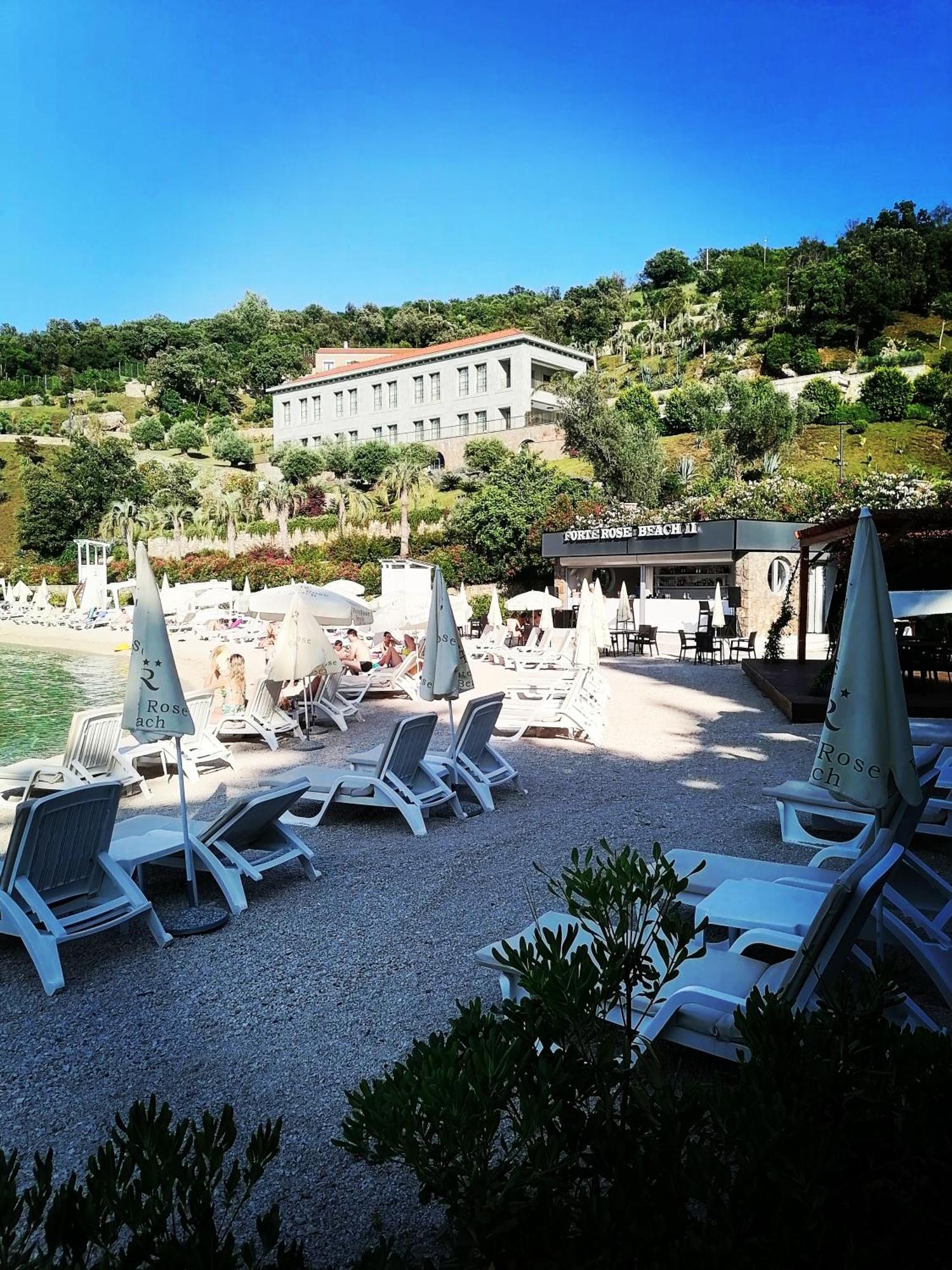 הוילה טיווט Glamping Peninsula Lustica Rose מראה חיצוני תמונה